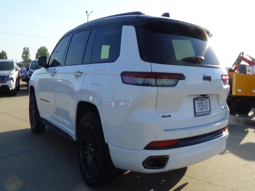 Used 2024 Bright White Clear Coat (pw7) Jeep Summit Reserve image 8
