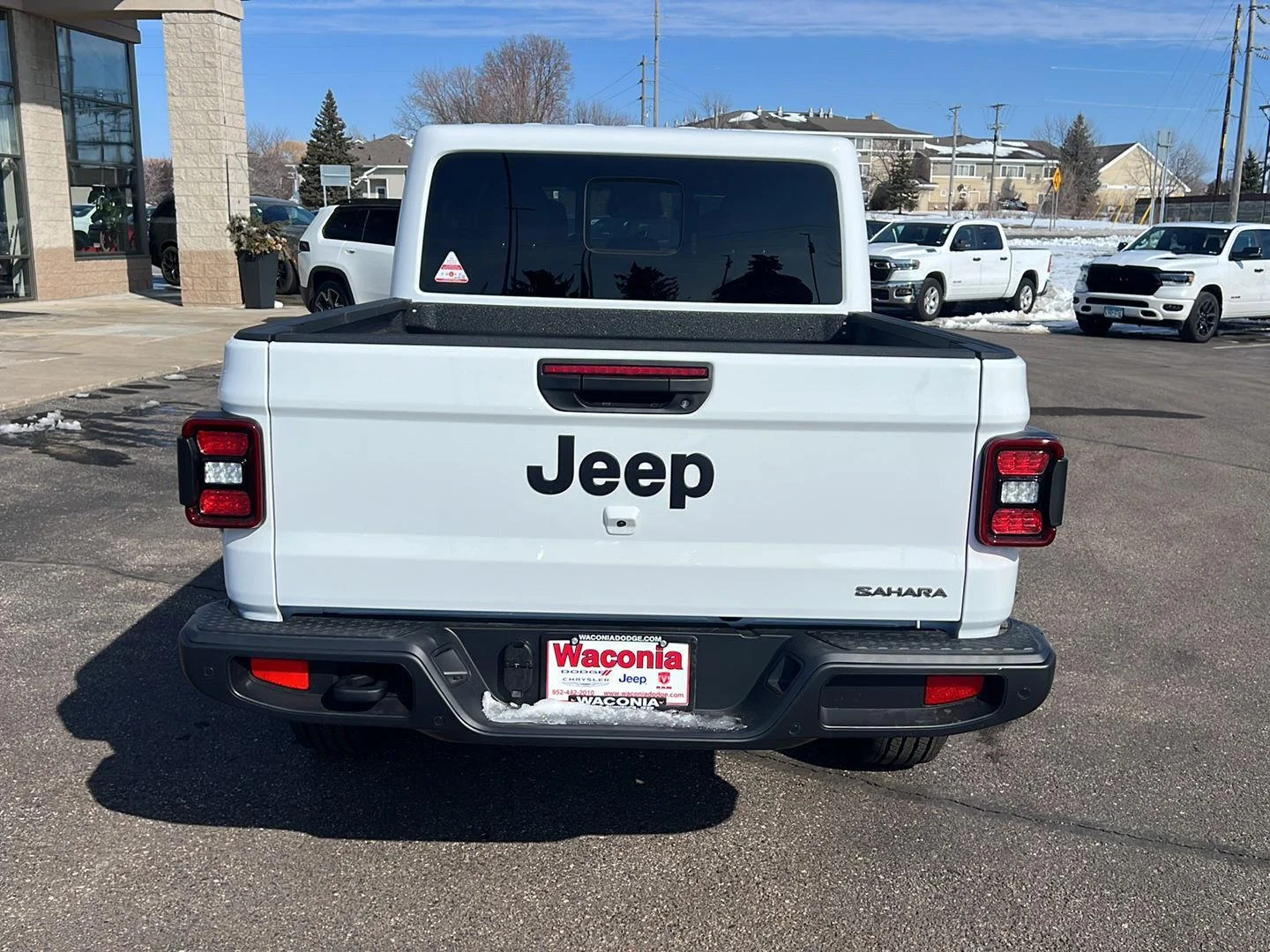 New 2026 Bright White Clear-Coat Exterior Paint Jeep Sahara image 6
