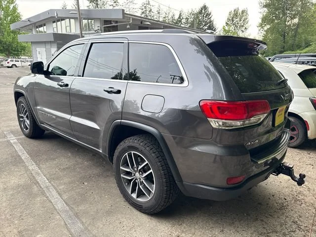 Used 2018 Crystal Metallic Jeep Limited image 5