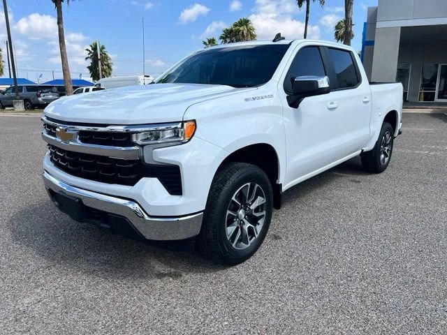 Used 2023 SUMMIT WHITE Chevrolet LT image 3