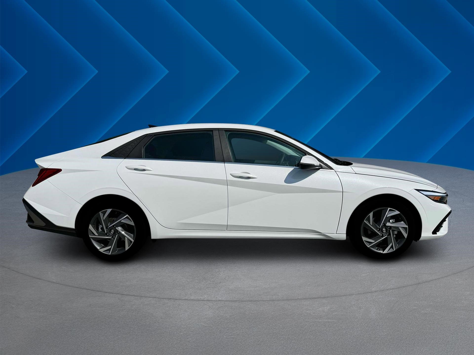 2025 Hyundai Elantra Limited - Photo 10