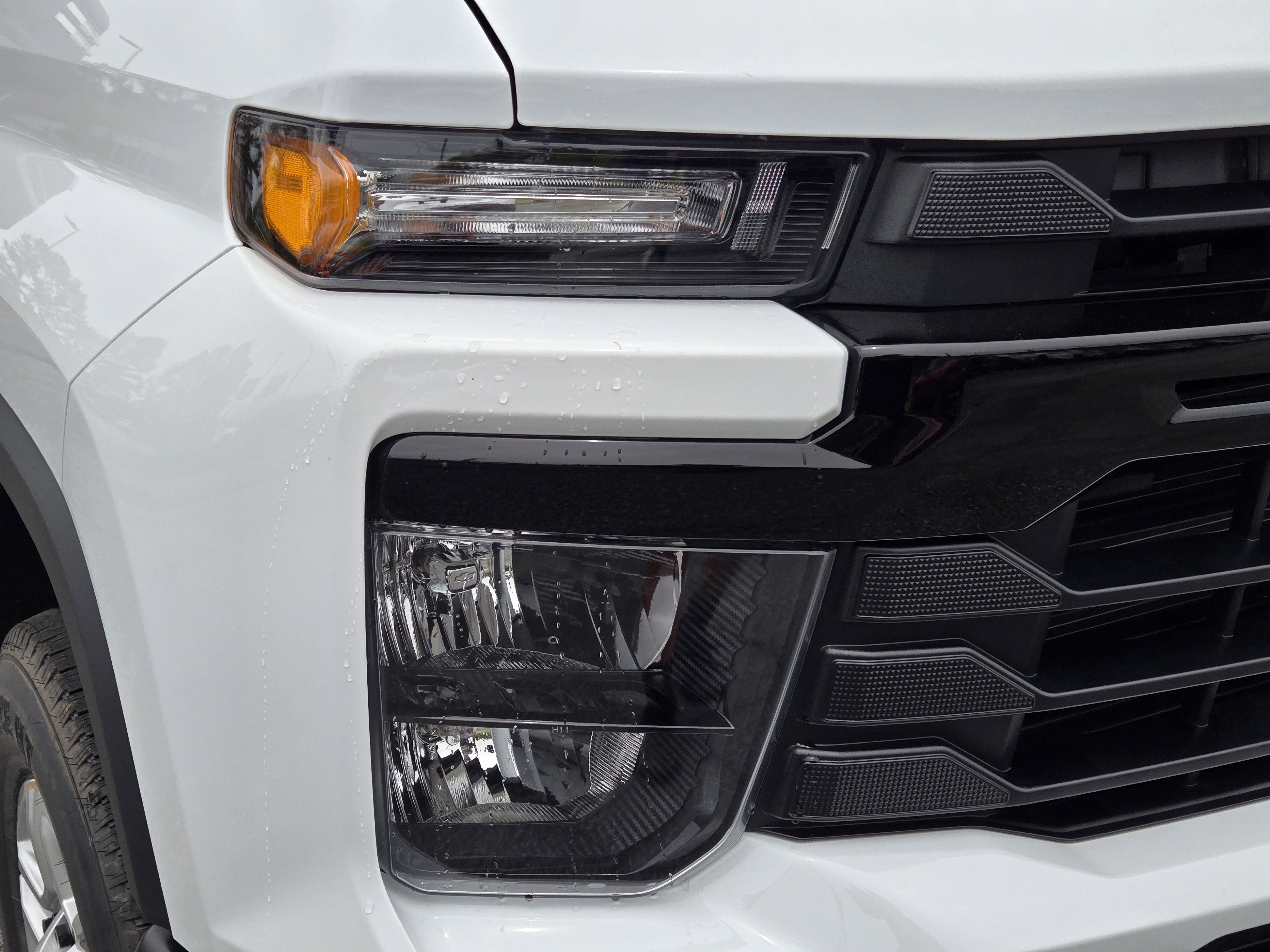 New 2026 Summit White Chevrolet WT image 19
