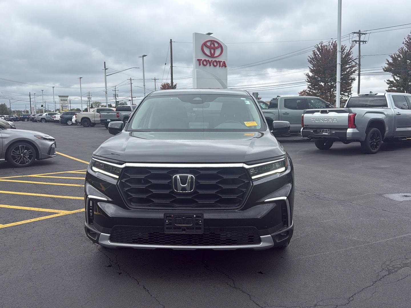 Used 2025 Crystal Black Pearl Honda EX-L image 8