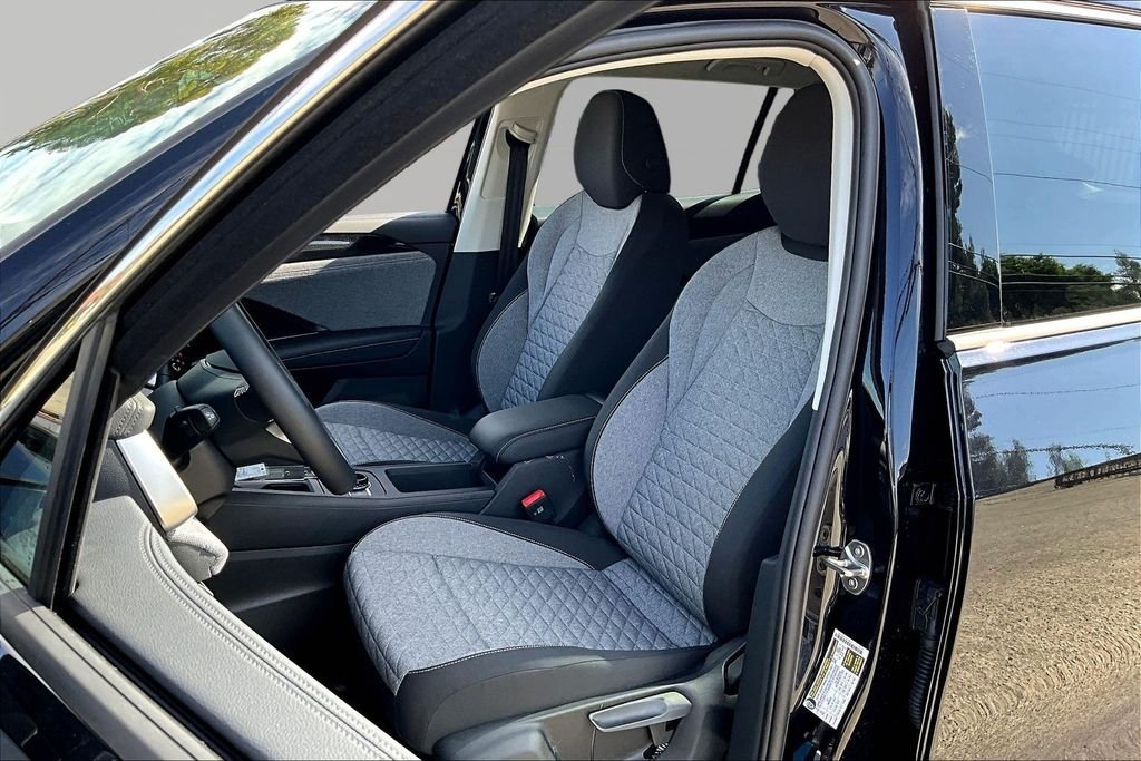 New 2026 Black Volkswagen 2.0T S image 19