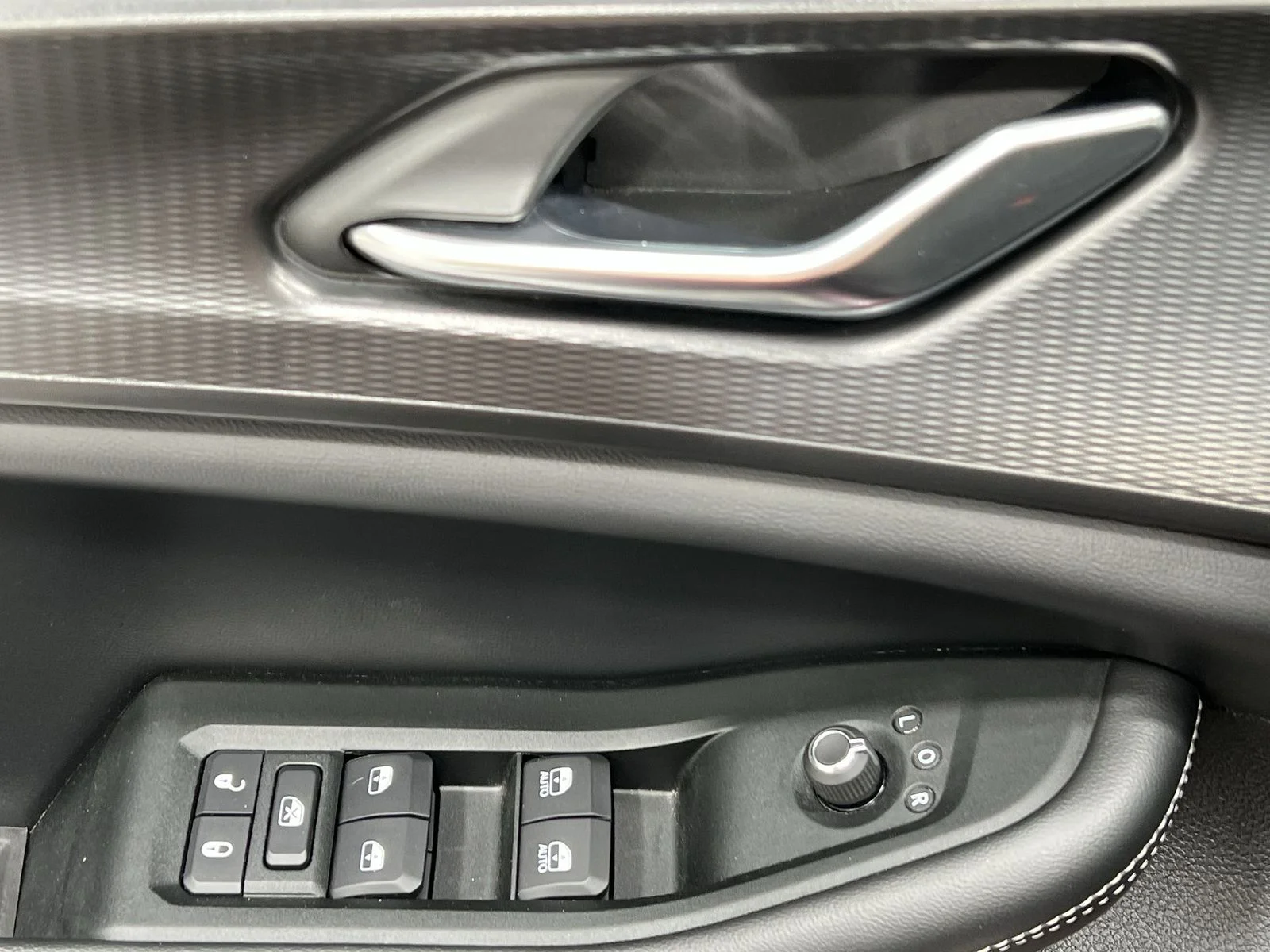 2024 Jeep Grand Cherokee L Altitude - Photo 13