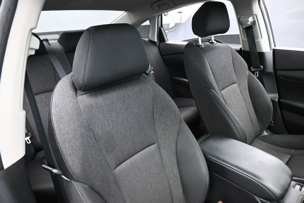 Used 2024 Silver Honda LX image 38