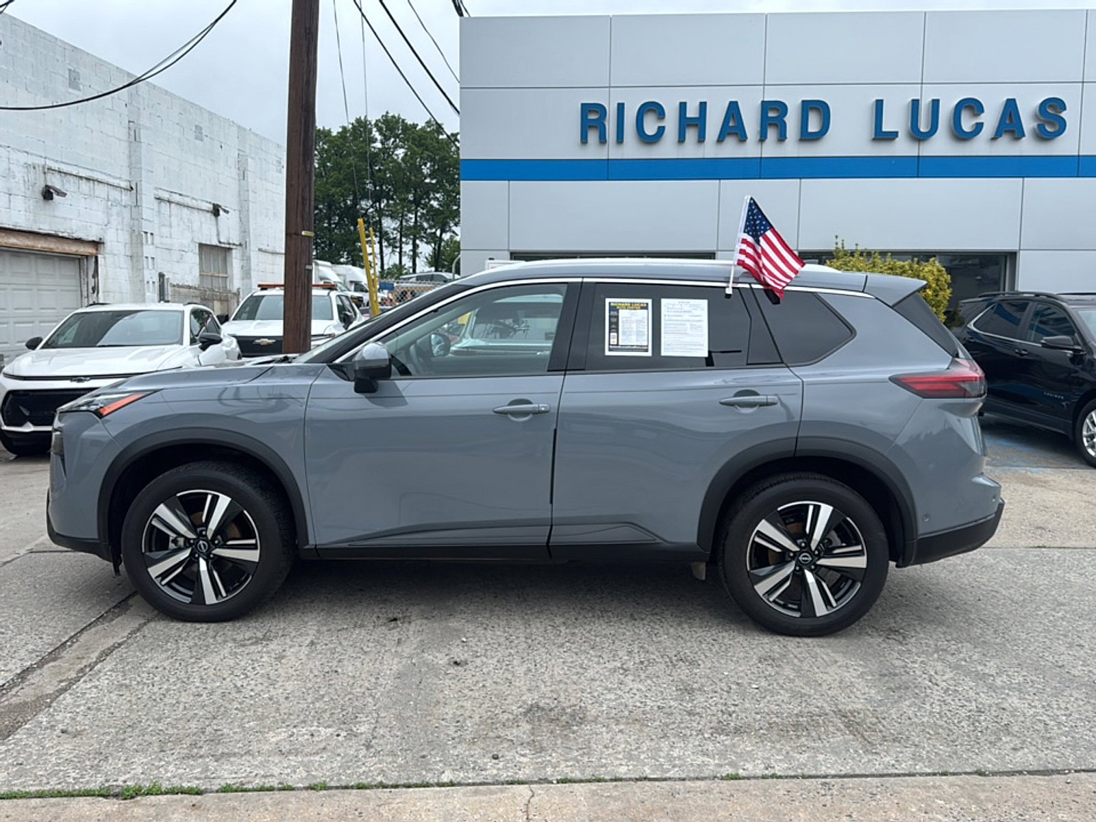 2025 Nissan Rogue SL - Photo 8
