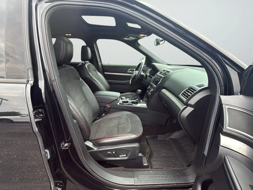 Used 2018 Black Ford XLT image 26