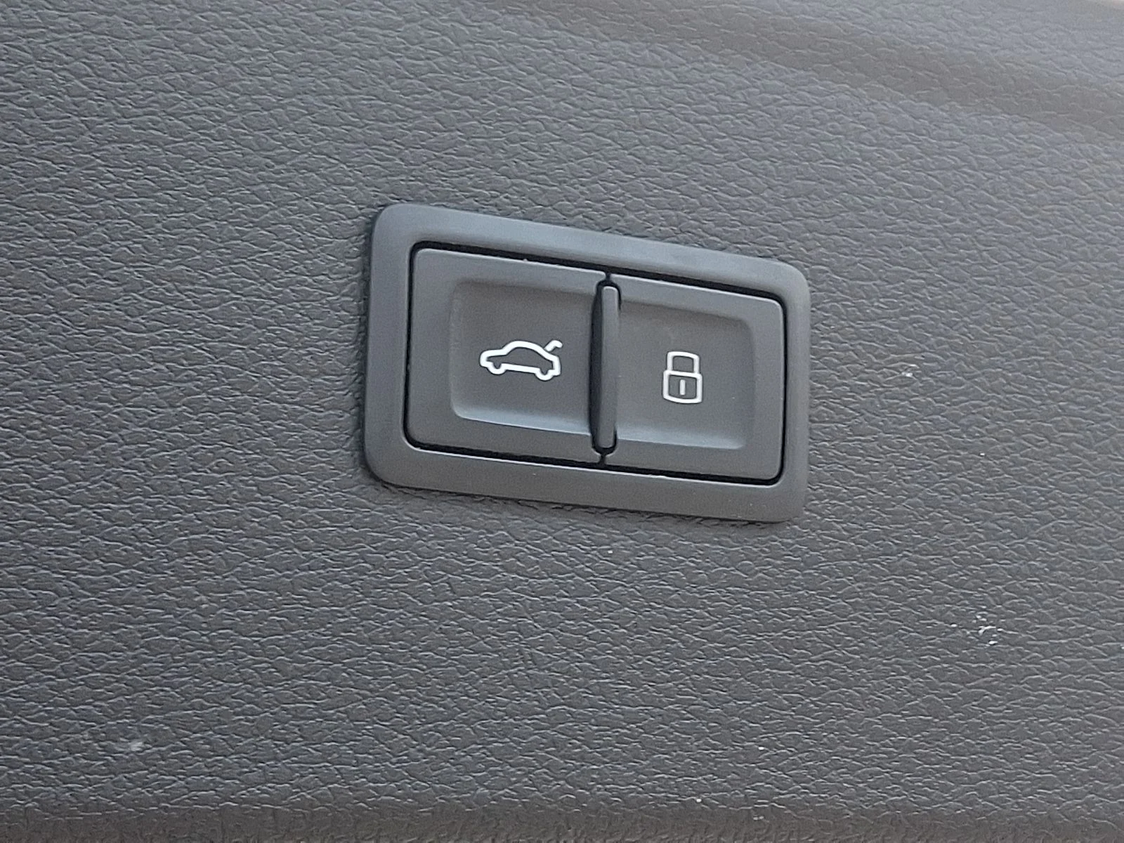 Used 2020 White Audi 45 Premium Plus image 29