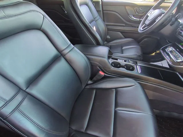 Used 2023 Gray Lincoln Standard image 34