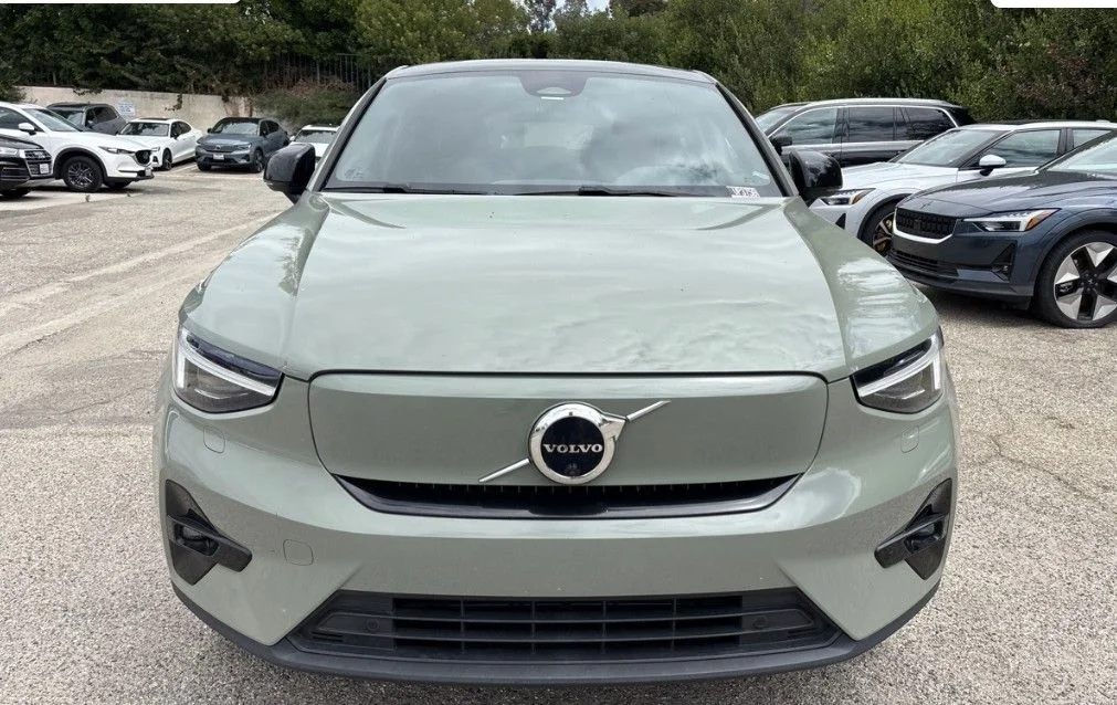 Used 2023 Green Volvo Ultimate image 2