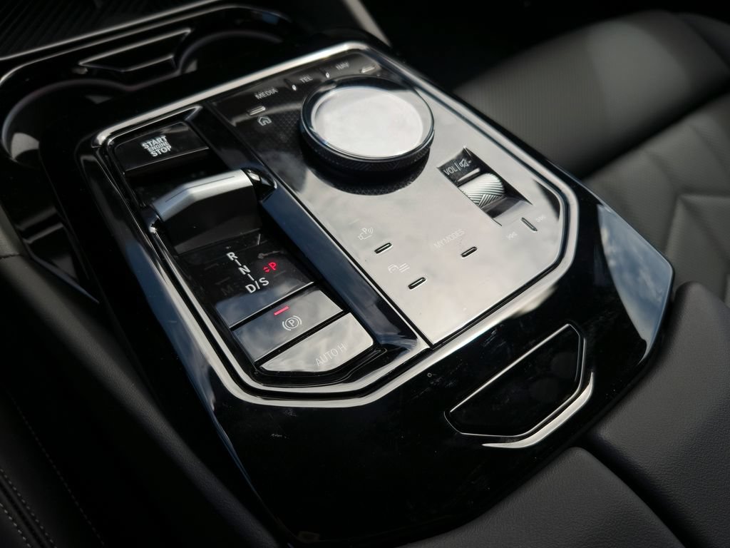New 2027 Black Sapphire Metallic BMW 530i image 10