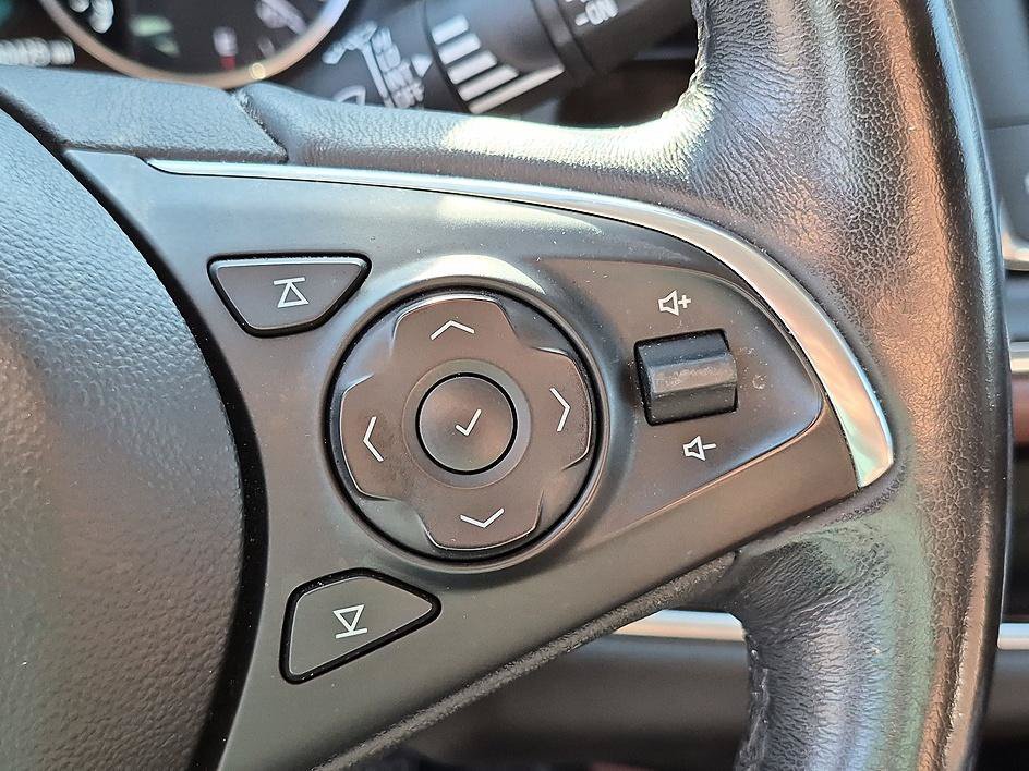 Certified Used 2019 Includes Satin Nickel lower exterior accent color.) Buick Avenir image 18