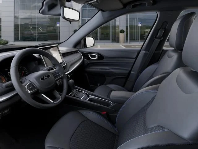 New 2026 Diamond Black Crystal Pearlcoat Jeep Latitude image 23