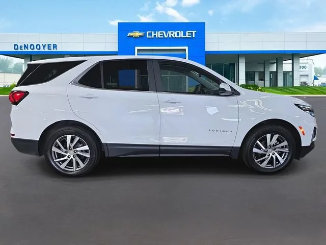Used 2024 Summit White Chevrolet LT image 6