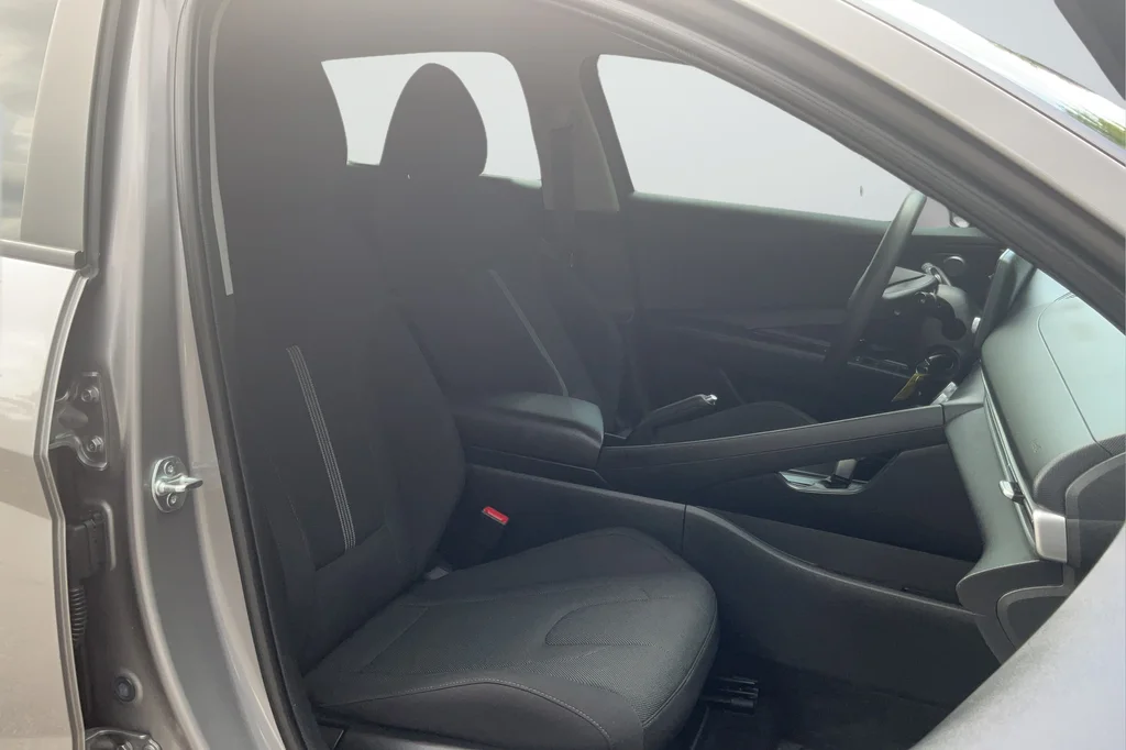 2024 Hyundai Elantra SE - Photo 20