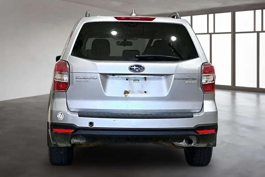Used 2016 Silver Subaru 2.5i Premium image 4