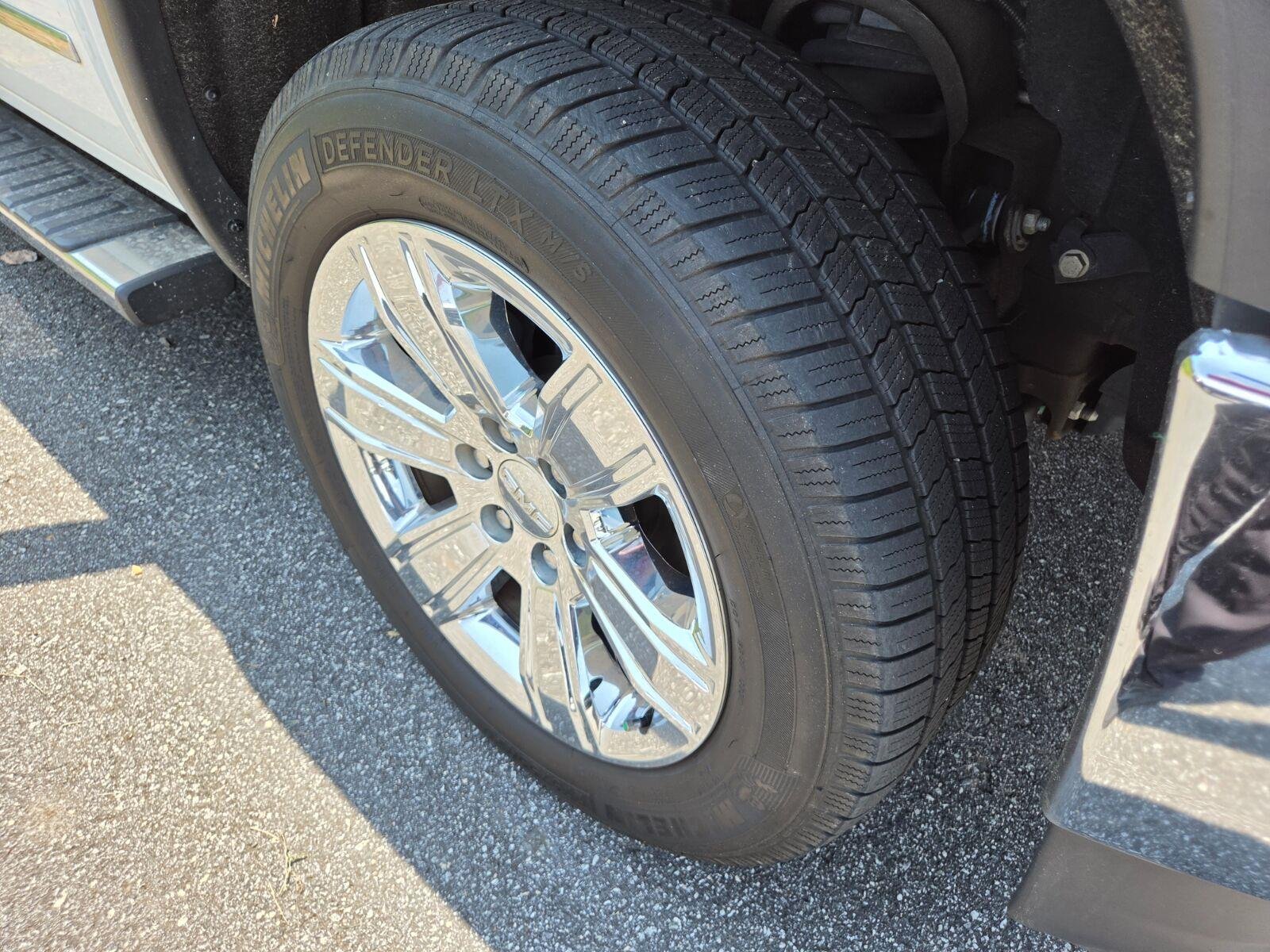 Used 2018 SUMMIT WHITE GMC SLT image 4