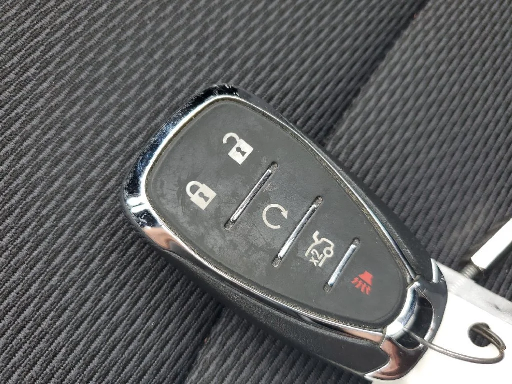 Used 2017 SUMMIT WHITE Chevrolet LT image 23