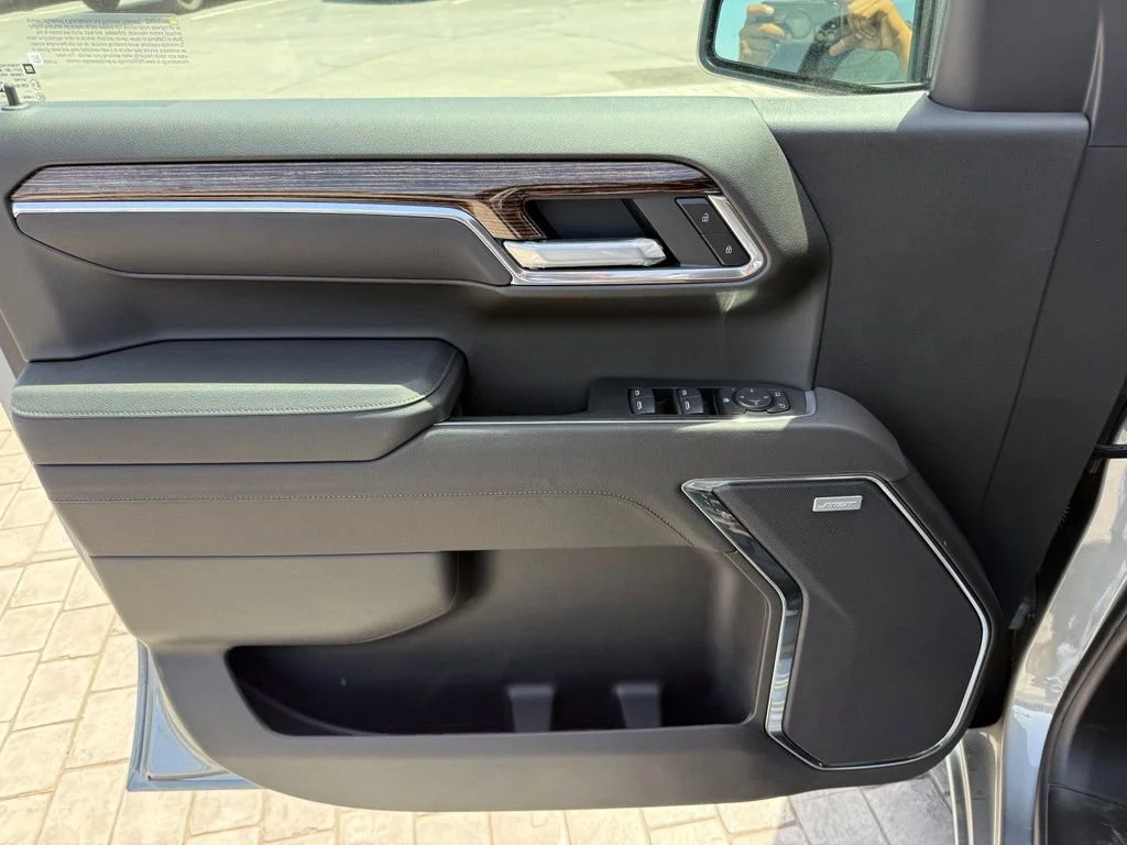 New 2026 Sterling Metallic GMC Elevation image 30