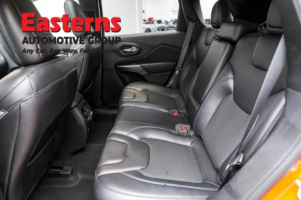 Used 2021 Orange Jeep Latitude Plus image 21