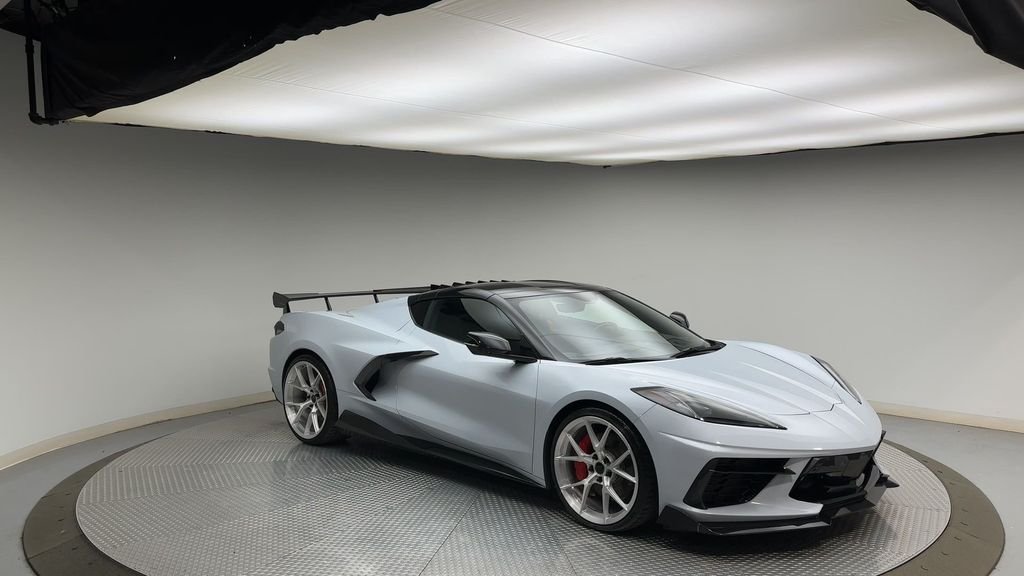 Used 2020 Ceramic White Chevrolet Stingray image 8