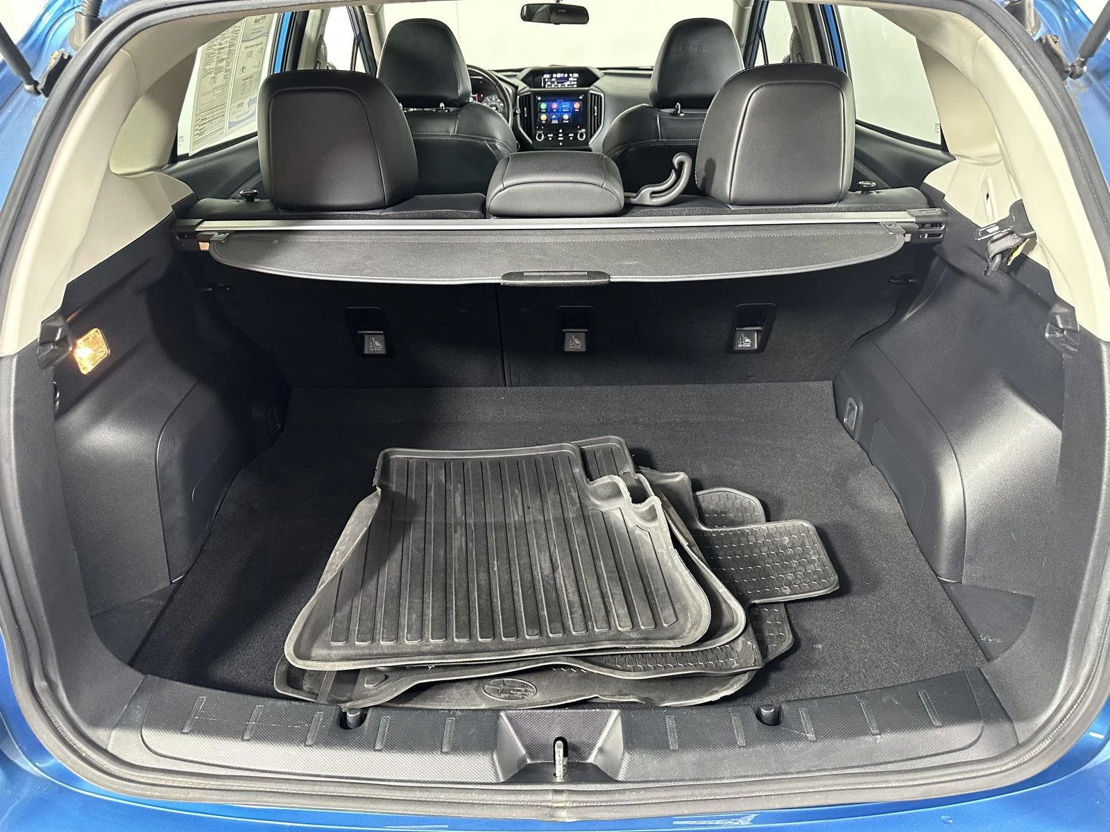 Used 2019 Island Blue Pearl Subaru Limited image 19