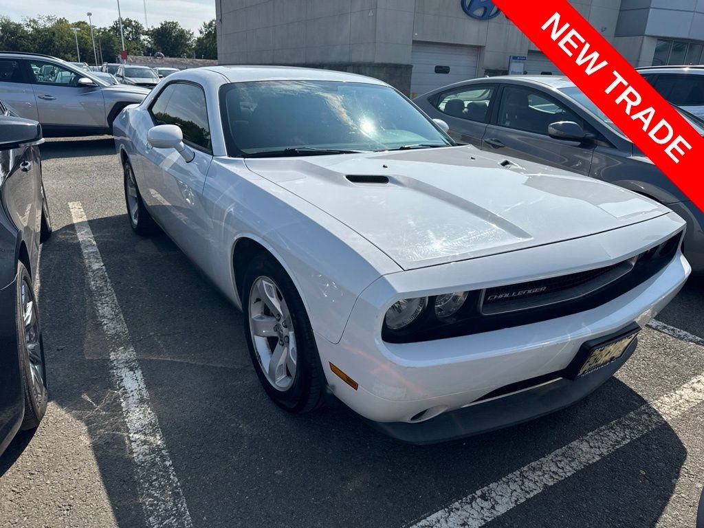 Used 2012 White Dodge SXT image 1