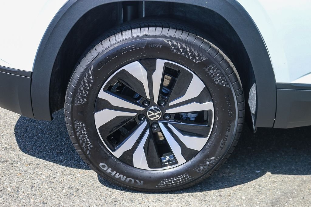 New 2026 White Volkswagen 2.0T SE image 10