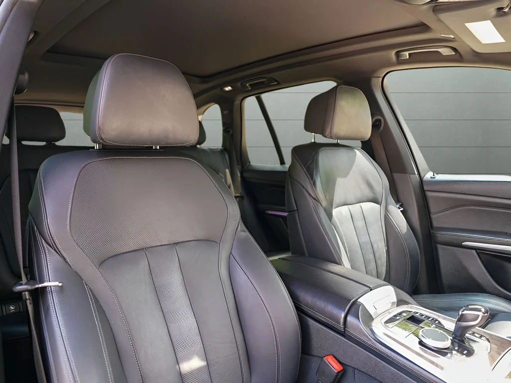 Used 2019 Gray BMW xDrive40i image 35