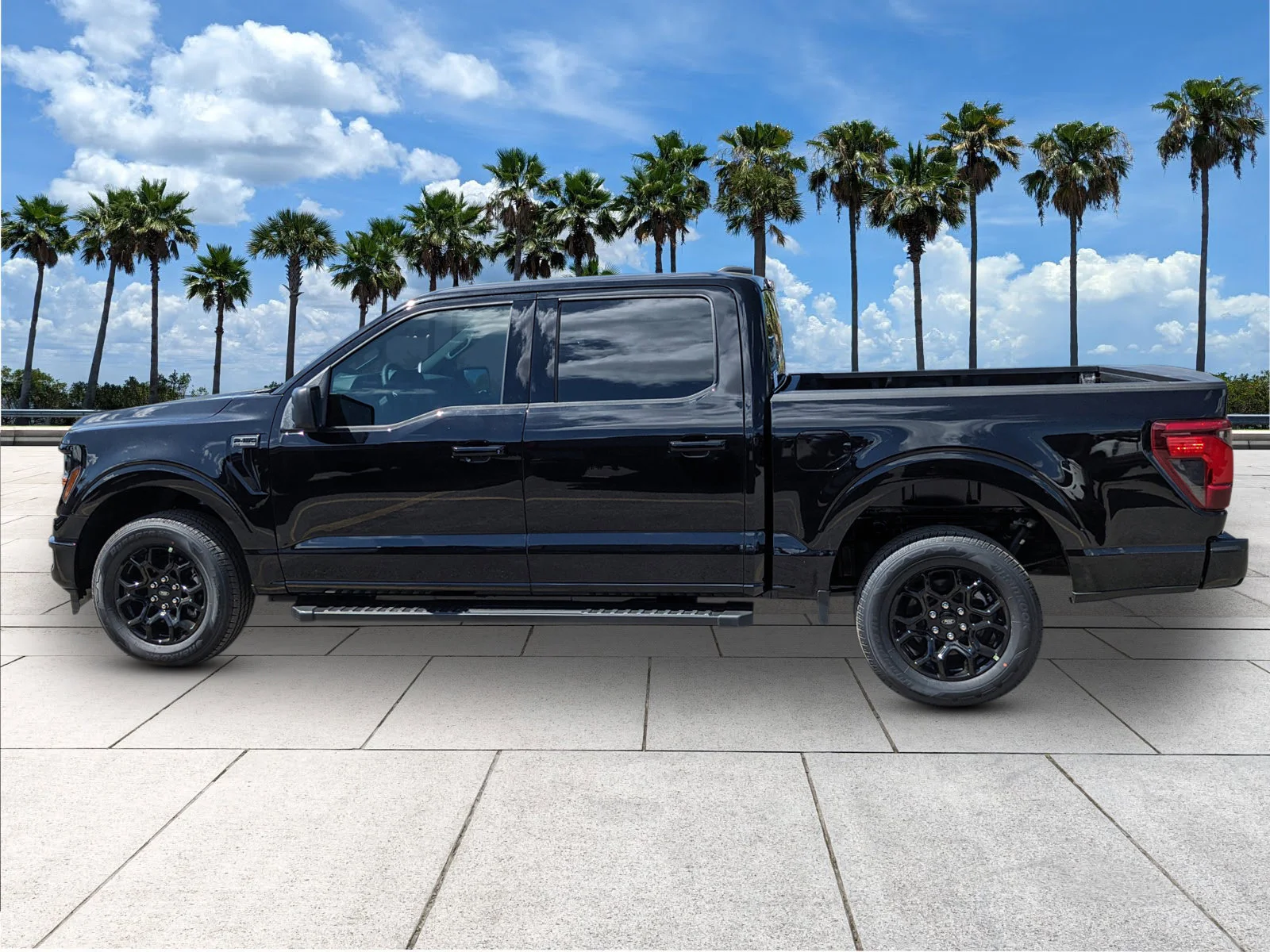 New 2026 Agate Black Metallic Ford XLT image 4