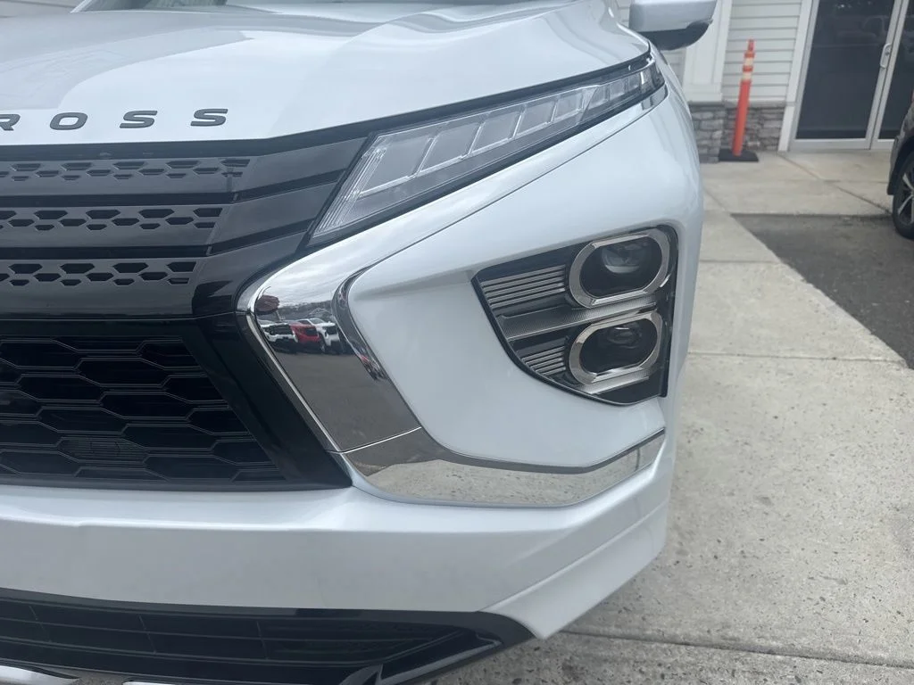 New 2026 White Mitsubishi SEL image 57