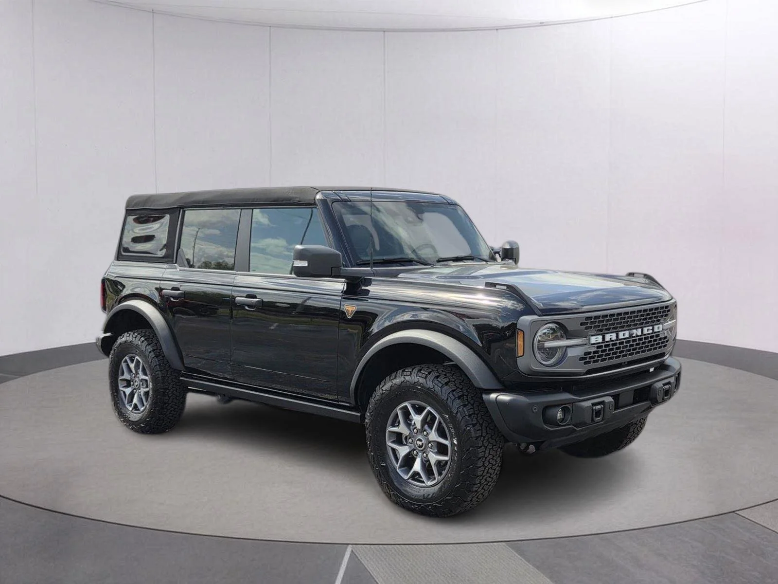 Used 2025 Shadow Black Ford Badlands image 7