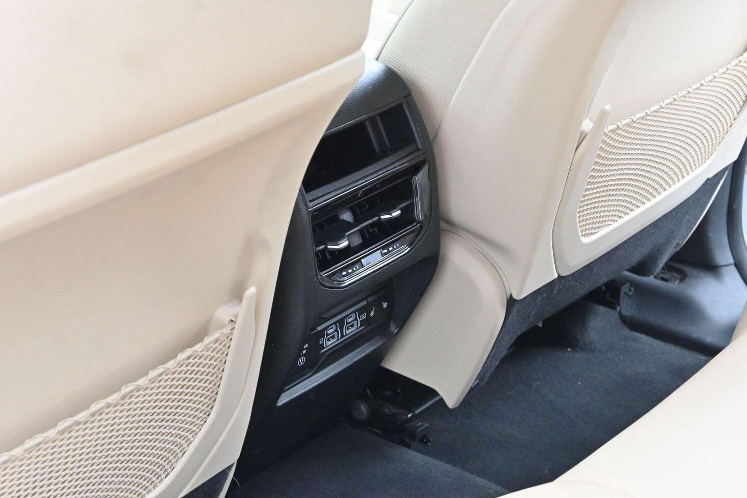 Used 2023 White Jeep Limited image 29