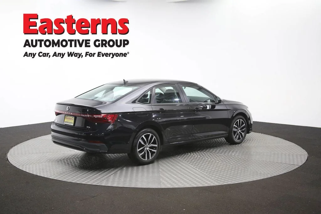 Used 2025 Black Volkswagen 1.5T SE image 40