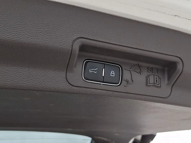 Used 2020 White Ford Platinum image 38