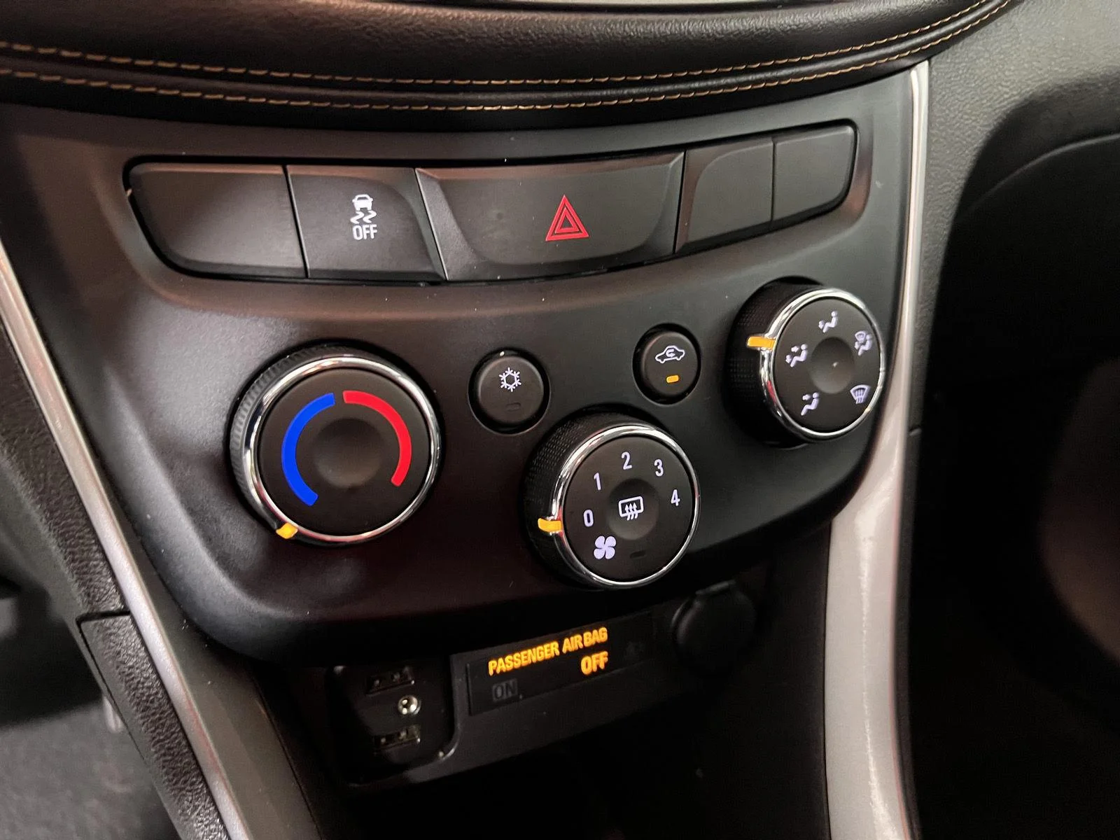 Used 2019 SUMMIT WHITE Chevrolet LS image 8