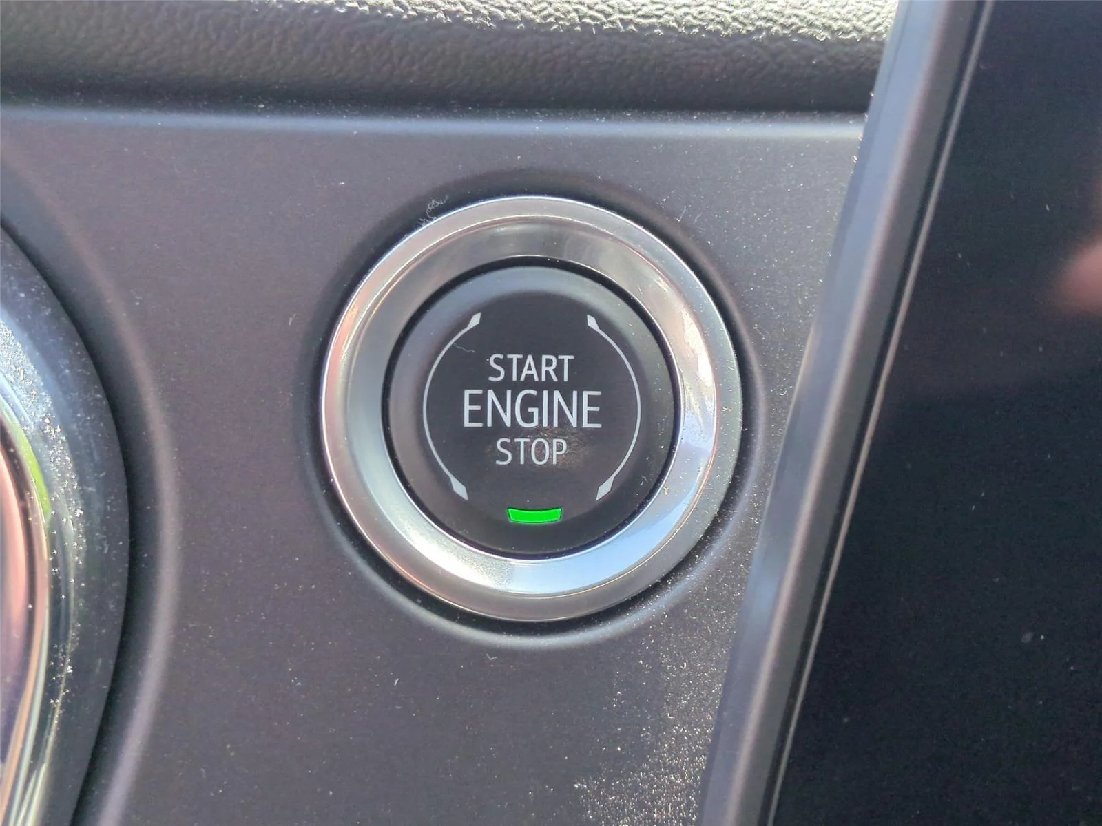 Used 2025 Black Chevrolet LT image 29