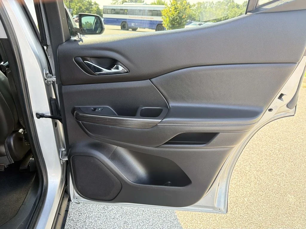 Used 2019 Silver GMC SLT-1 image 24