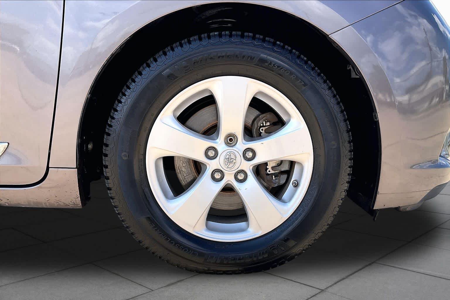 Used 2013 Predawn Gray Mica Toyota LE image 11
