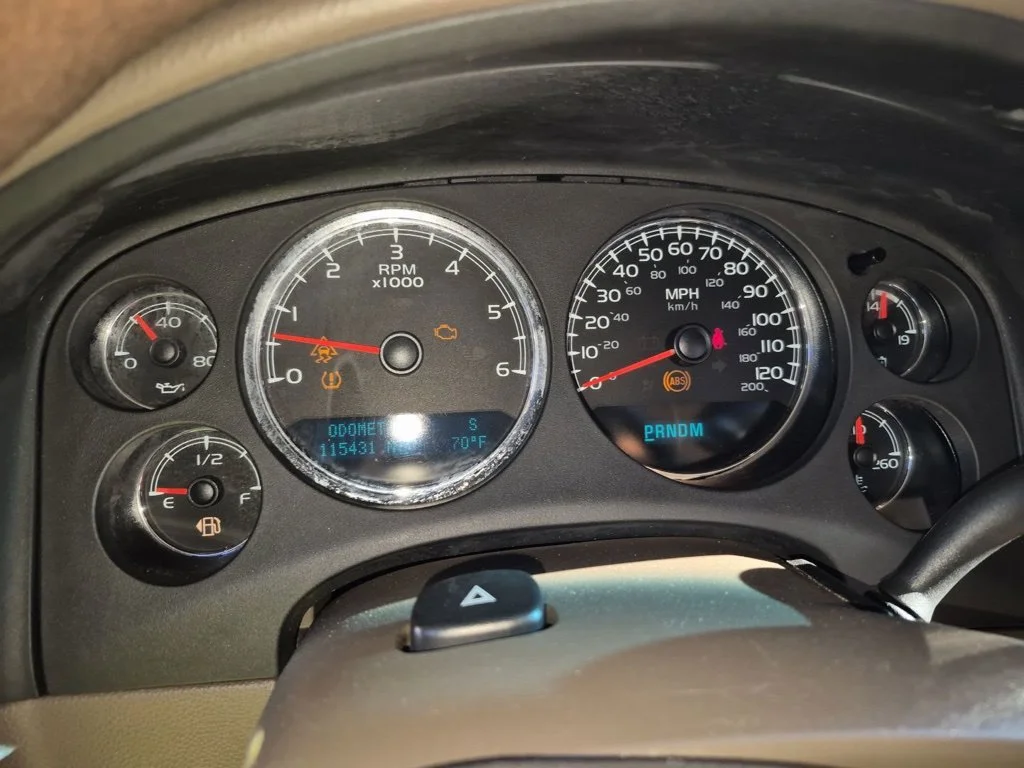 Used 2011 White GMC SLT image 3