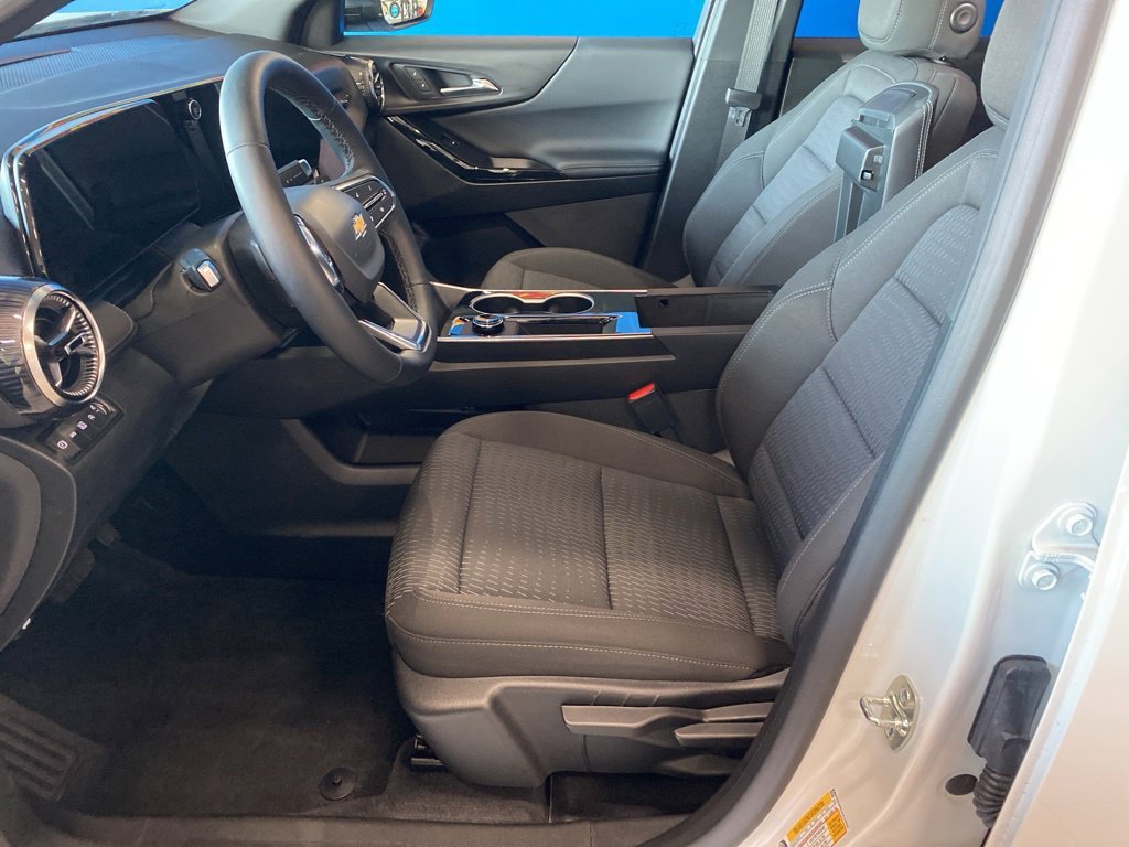 New 2027 Summit White Chevrolet LT image 9