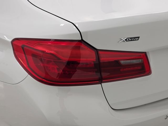 Used 2018 Alpine White BMW 530i xDrive image 33