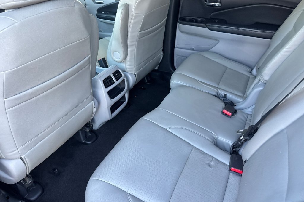 Used 2019 Obsidian Blue Pearl Honda LX image 14