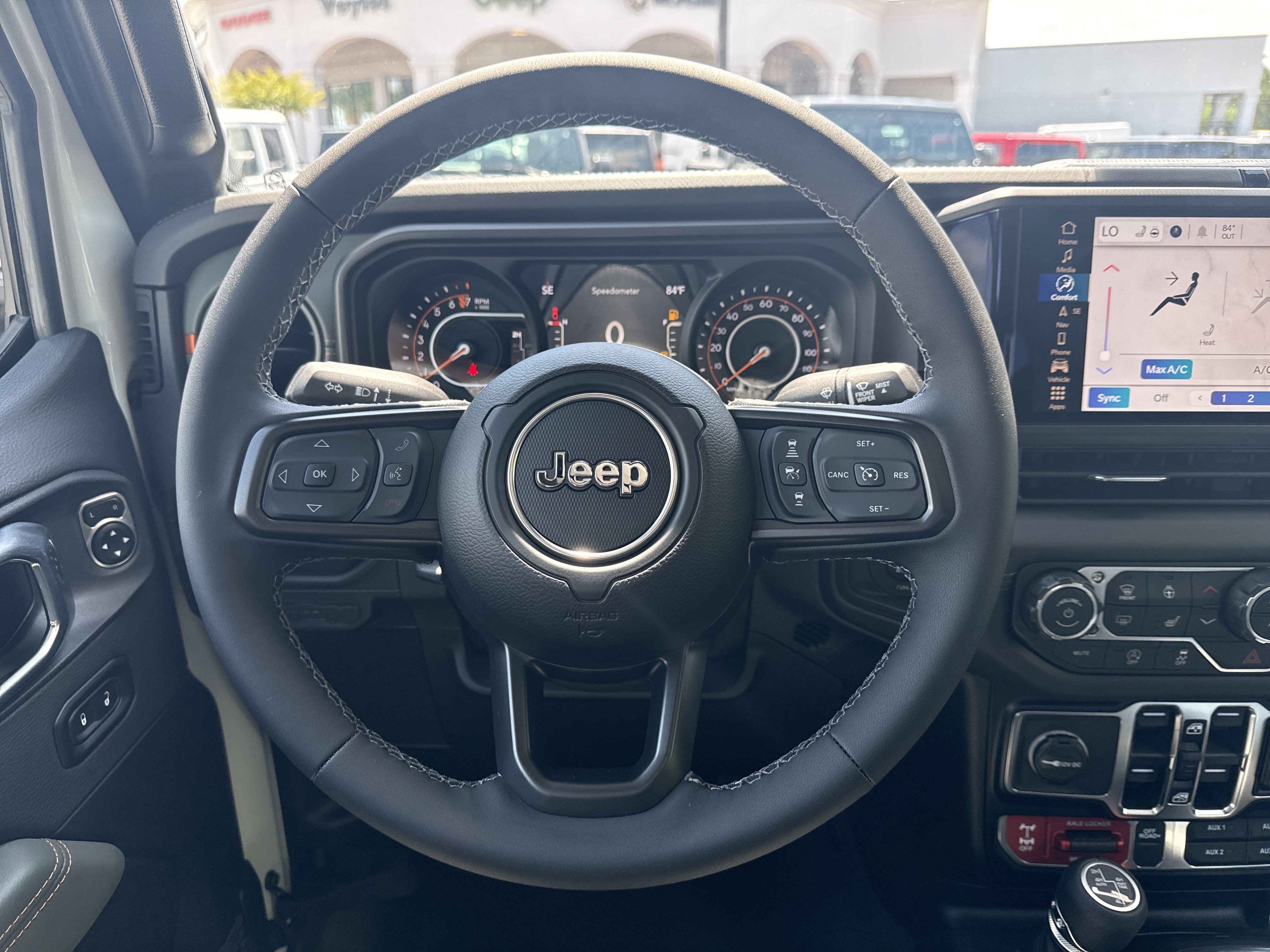 New 2026 Bright White Clear-Coat Exterior Paint Jeep Mojave X image 24