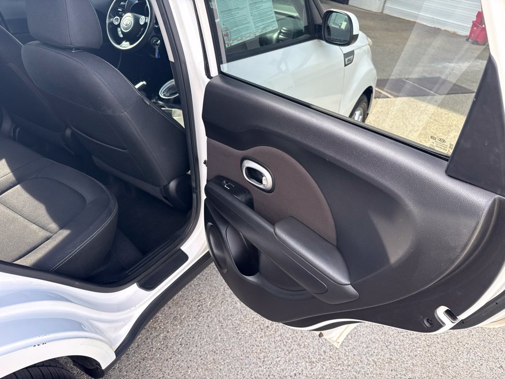 Used 2019 White Kia Plus image 19