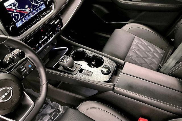 Used 2023 Boulder Gray Pearl Nissan Platinum image 17