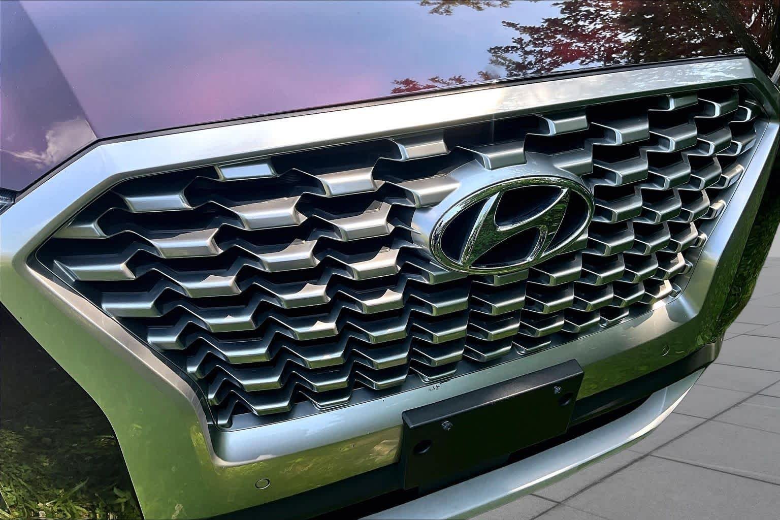 Used 2021 Sierra Burgundy Hyundai SEL image 30