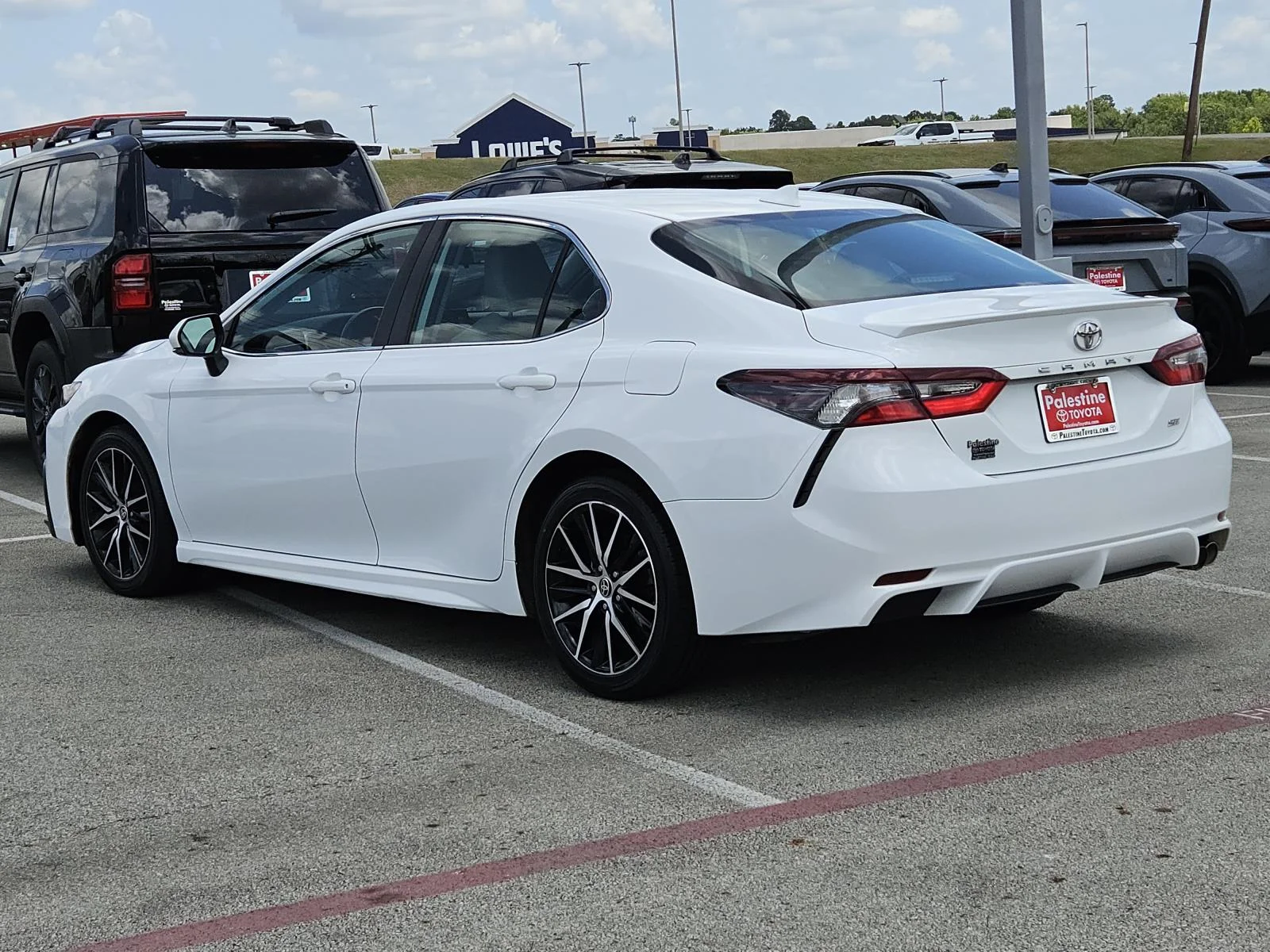 Used 2023 White Toyota SE Auto (Natl) image 6