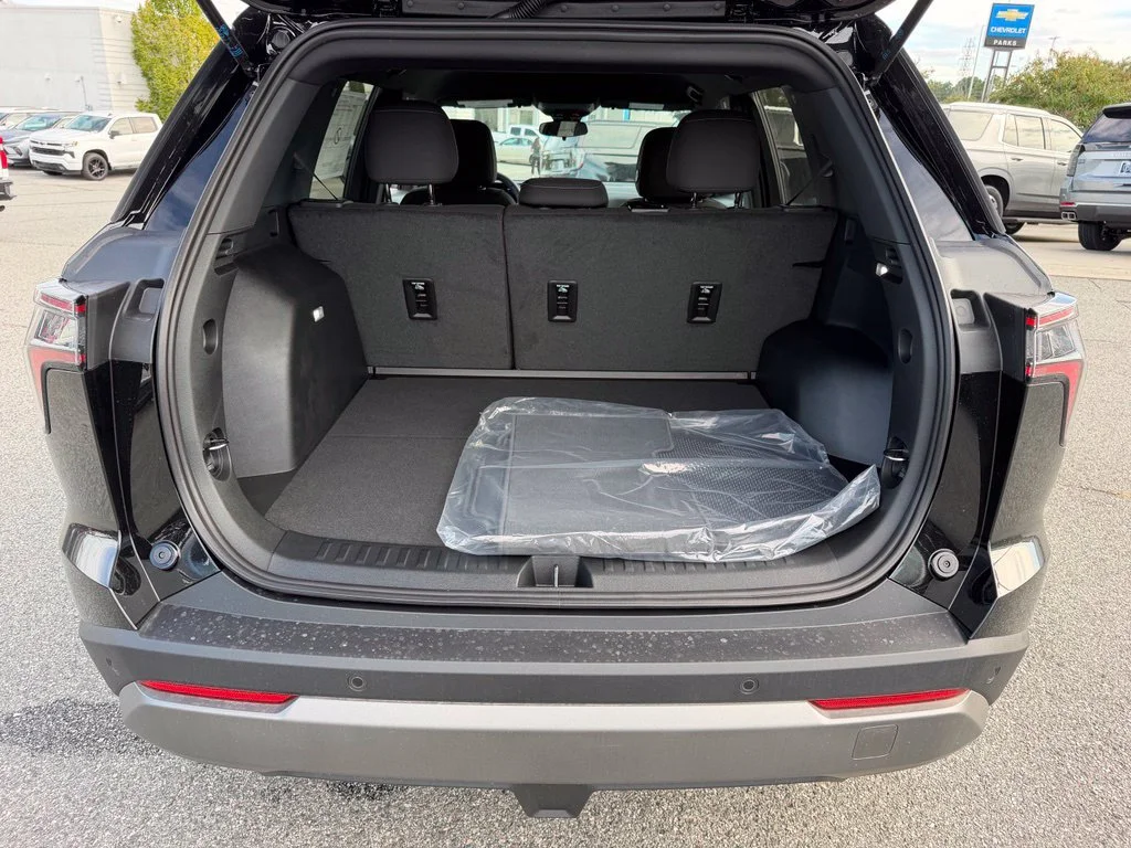 2027 Chevrolet Equinox LT - Photo 23